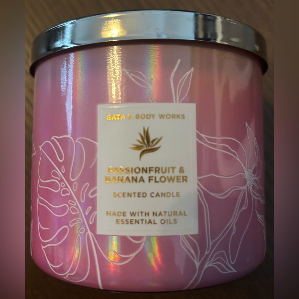Bath & Body Works Passionfruit & Banana Flower Candle